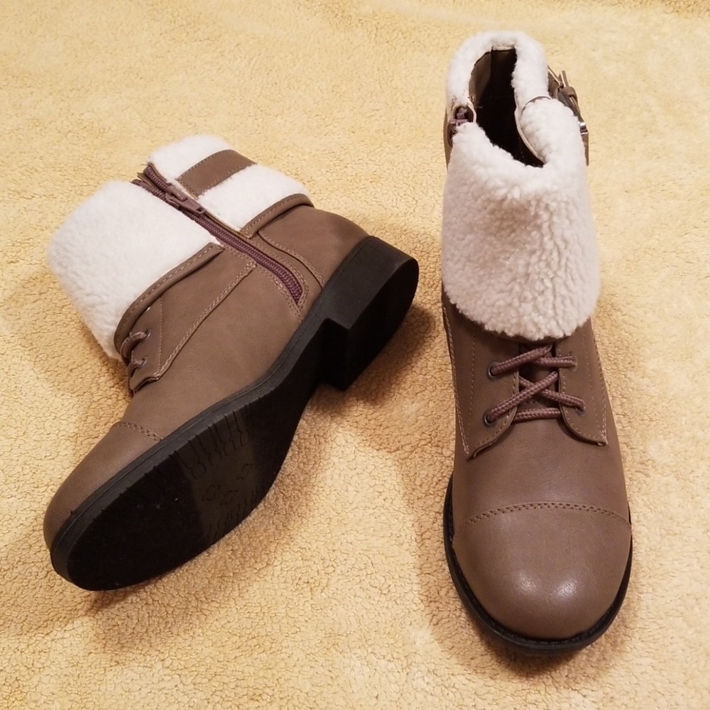 SO Taupe Broadcast Side Zip Booties in Size 6.5M